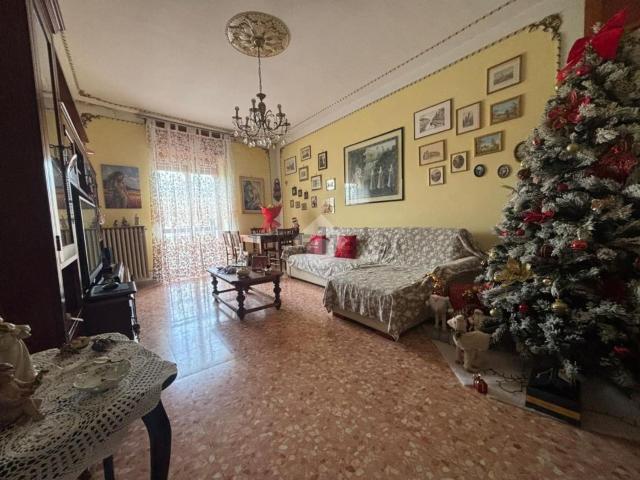 Appartamento in vendita di 140 m² in Via Rubicone, 5