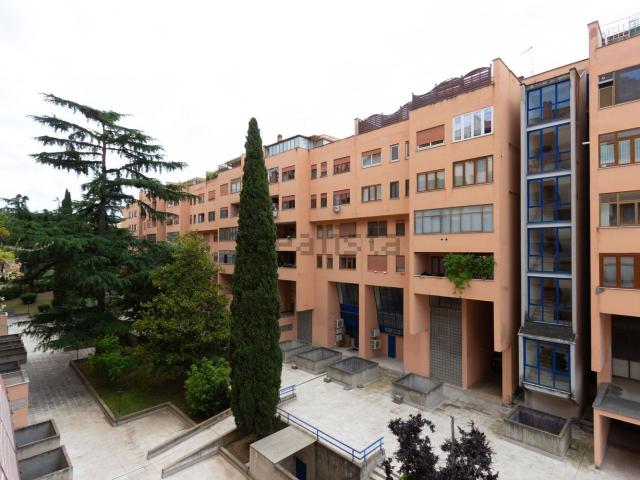 Appartamento in vendita di 140 m² in Via Tazio Nuvolari, 219