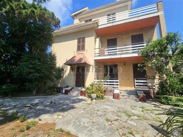 Appartamento in vendita di 140 m² in Via Teatro Romano