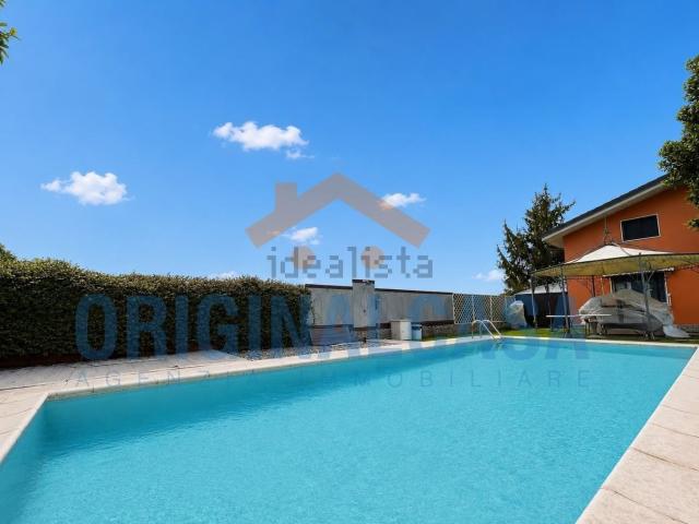 Appartamento in vendita di 140 m² in Via Treponti, 79