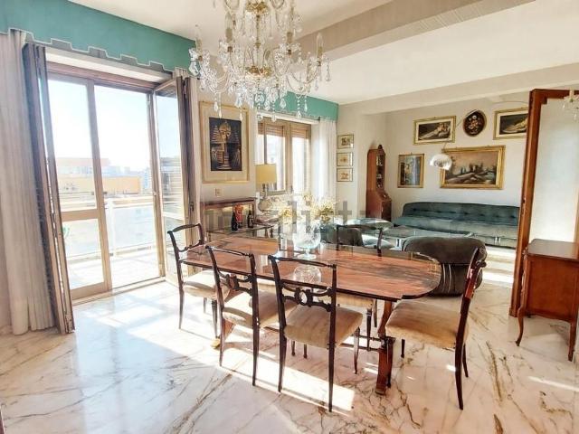 Appartamento in vendita di 140 m² in Via Triboniano, 10