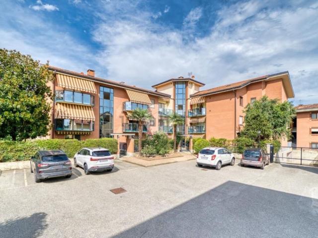 Appartamento in vendita di 140 m² in Via U. Foscolo, 5