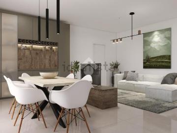 Appartamento in vendita di 140 m² in Via Ugo Foscolo