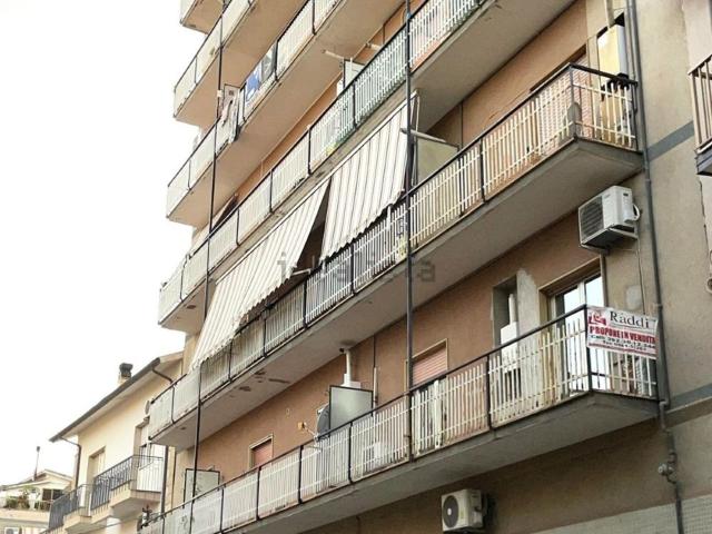 Appartamento in vendita di 140 m² in Via Ugo Foscolo, 19