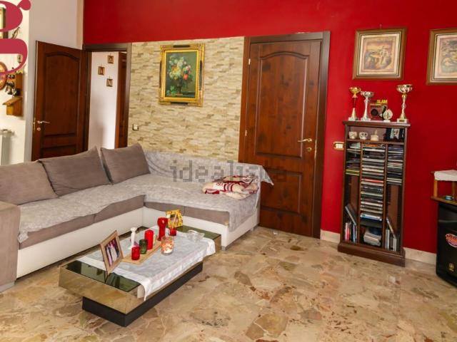 Appartamento in vendita di 140 m² in Via Vassallo Ernesto, 18