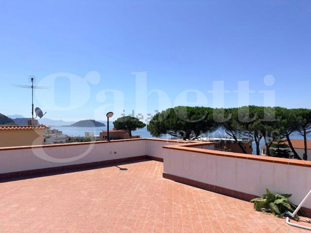 Appartamento in vendita di 140 m² in Via Vecchia San Gennaro