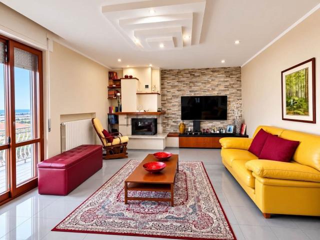 Appartamento in vendita di 140 m² in Via Vittorio Argentieri, 308