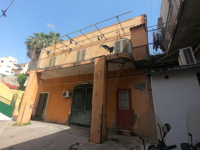 Appartamento in vendita di 140 m² in Via Vincenzo Casagrandi