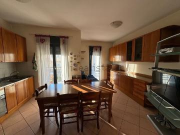 Appartamento in vendita di 140 m² in Via Vincenzina de Maria, 5