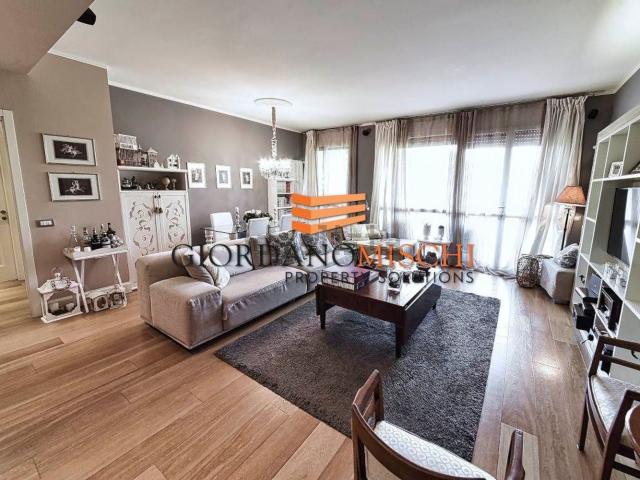 Appartamento in vendita di 140 m² in Viale C. Battisti, 25