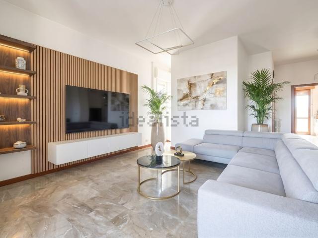 Appartamento in vendita di 140 m² in Viale Campania, 58