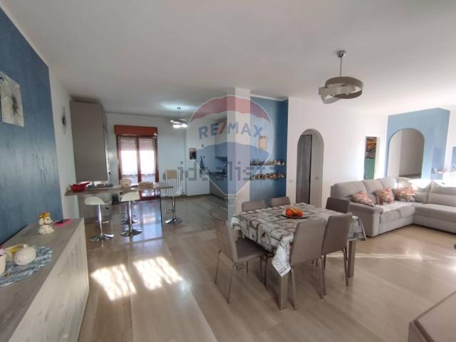 Appartamento in vendita di 140 m² in Viale dell&apos Emigrazione