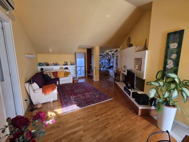 Appartamento in vendita di 140 m² in Viale della Vittoria, 9