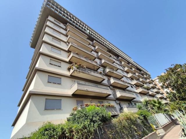 Appartamento in vendita di 140 m² in Viale della Regione Siciliana Nord Ovest, 1325