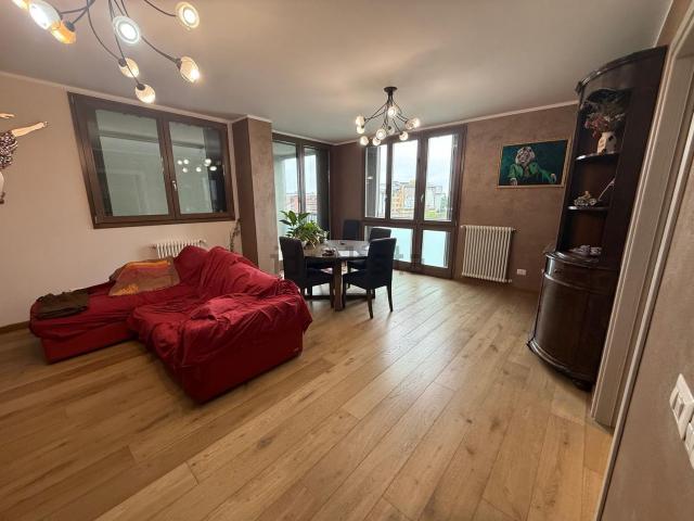 Appartamento in vendita di 140 m² in Viale Giovanna Bosi Maramotti, 40