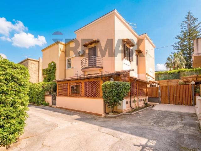 Appartamento in vendita di 140 m² in Viale Giunone, 1