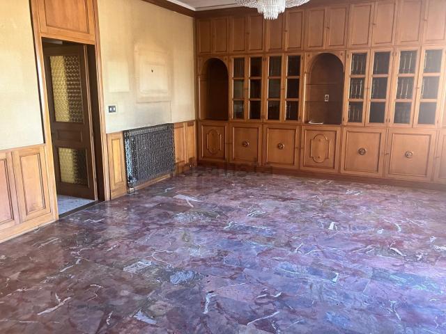 Appartamento in vendita di 140 m² in Viale IV Novembre