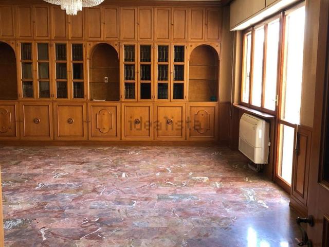 Appartamento in vendita di 140 m² in Viale IV Novembre