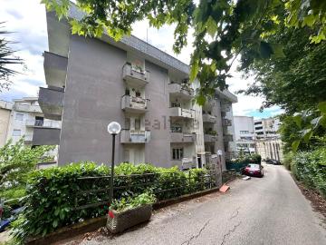 Appartamento in vendita di 140 m² in Viale Ivanoe Bonomi, 51