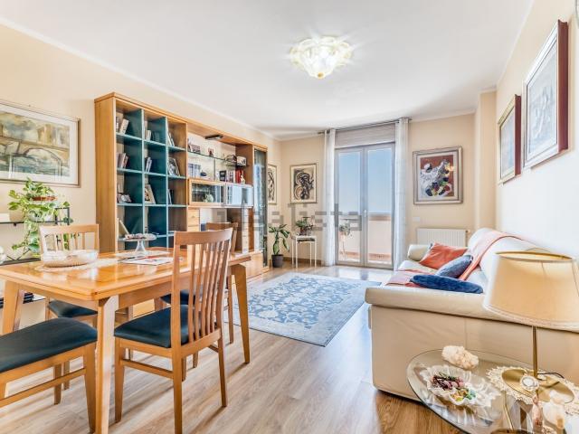 Appartamento in vendita di 140 m² in Viale Le Corbusier