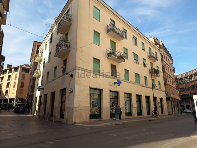 Appartamento in vendita di 140 m² in Vico Santa Lucia, 7