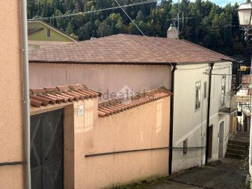 Appartamento in vendita di 140 m² in Borgo San Donato, 29