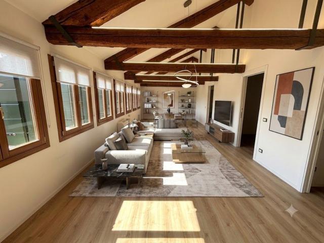Appartamento in vendita di 140 m² in Calle de la Testa