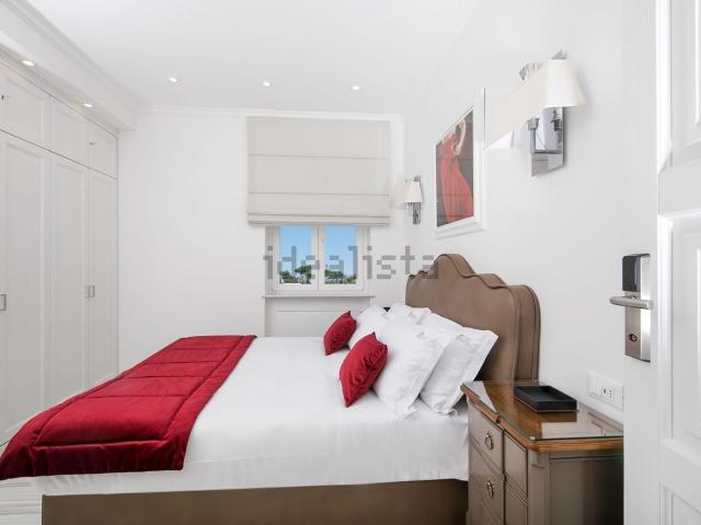 Appartamento in vendita di 140 m² in Corso Vittoria Colonna, 91