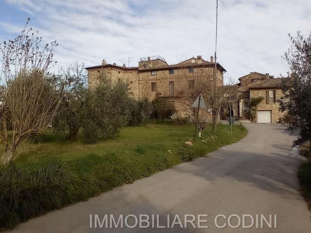 Appartamento in vendita di 140 m² in Frazione Cecanibbi