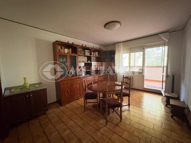 Appartamento in vendita di 140 m² in Largo Cervignano, 58