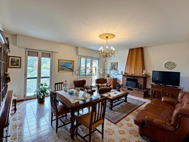Appartamento in vendita di 140 m² in Località Vetriera, 41