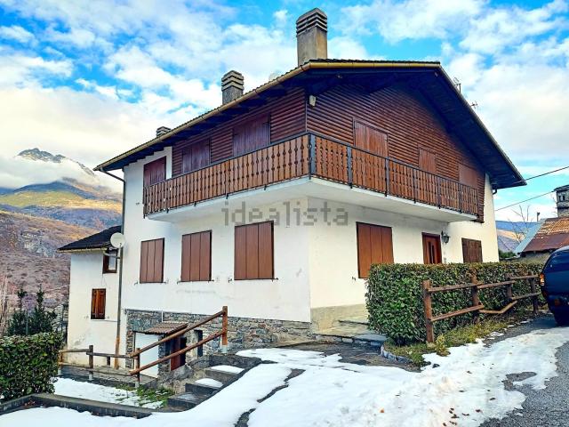 Appartamento in vendita di 140 m² in Località Jayer, 44