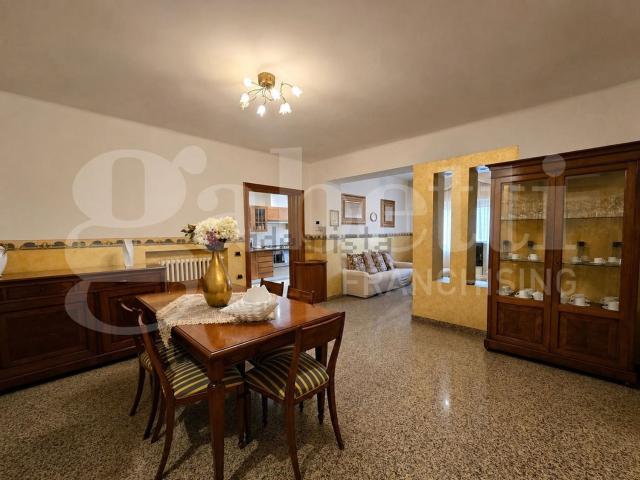 Appartamento in vendita di 140 m² in Lungomare Sirena, 156
