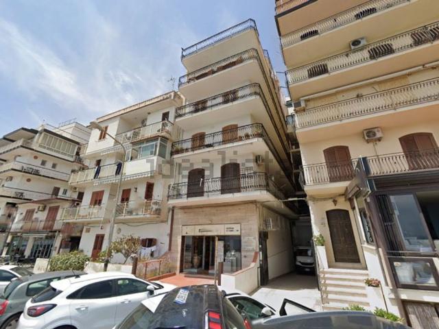 Appartamento in vendita di 140 m² in Lungomare Tysandros, 38