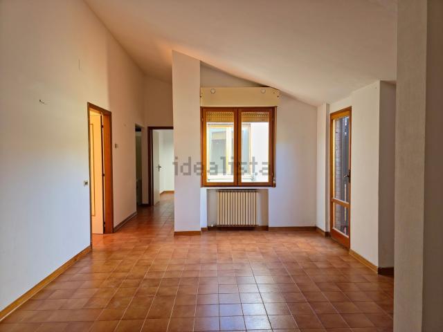 Appartamento in vendita di 140 m² in Piazza Montaperti