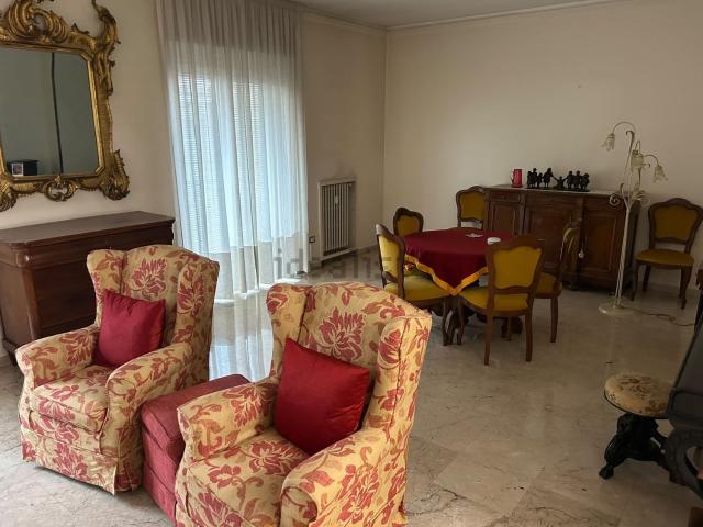 Appartamento in vendita di 140 m² in Piazza Sant&apos Ambrogio