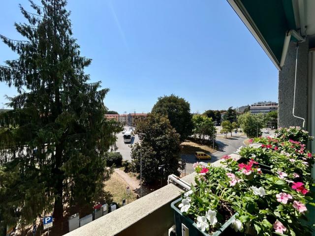 Appartamento in vendita di 140 m² in Piazzale Gabriele D&apos Annunzio, 8