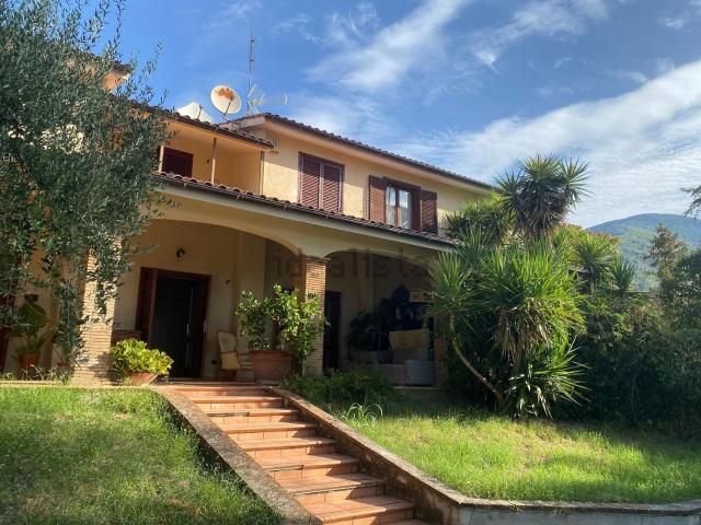 Appartamento in vendita di 140 m² in Strada di Pietrara