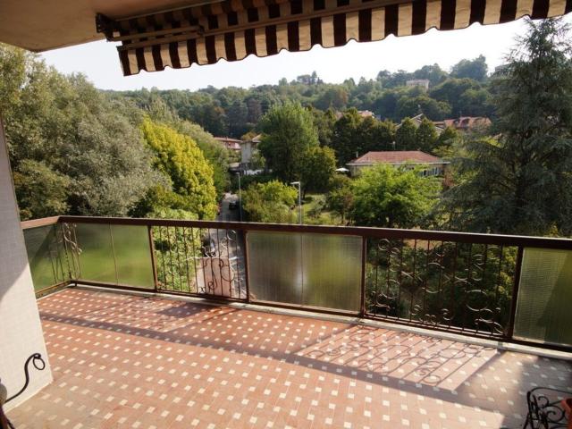 Appartamento in vendita di 140 m² in Strada Rebaude, 51