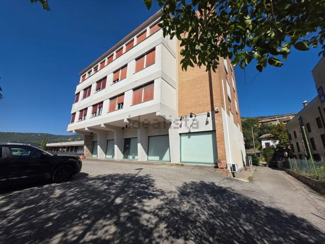 Appartamento in vendita di 140 m² in Strada Trasimeno Ovest, 159