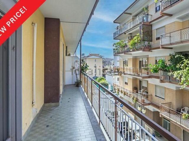 Appartamento in vendita di 141 m² in Via C. Colombo
