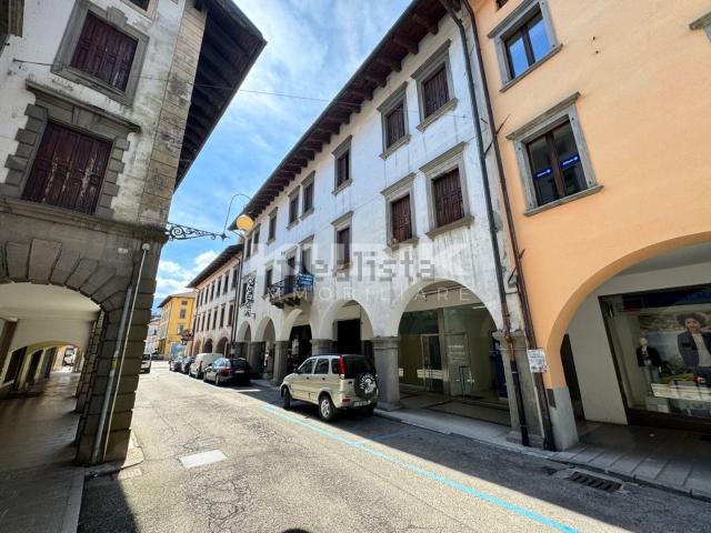 Appartamento in vendita di 141 m² in Via Cavour, 6