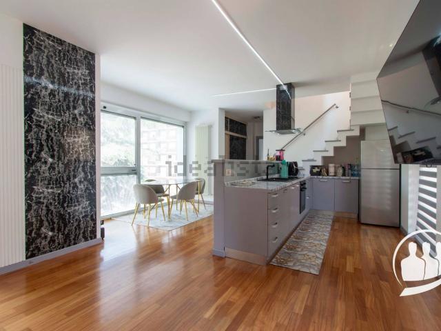 Appartamento in vendita di 141 m² in Via Arnaldo da Brescia, 73