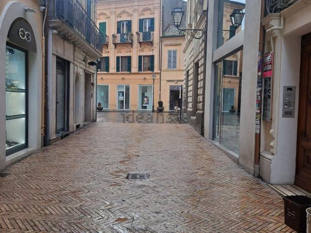 Appartamento in vendita di 141 m² in Via Bebbia