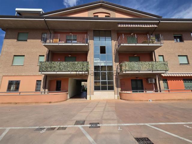 Appartamento in vendita di 141 m² in Via Grazia Deledda, 1