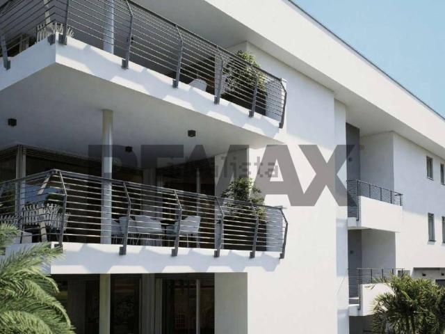 Appartamento in vendita di 141 m² in Via Dolomiti