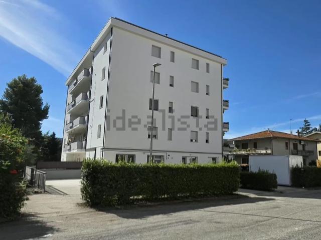 Appartamento in vendita di 141 m² in Via Dante D&apos Ambrosio, 27