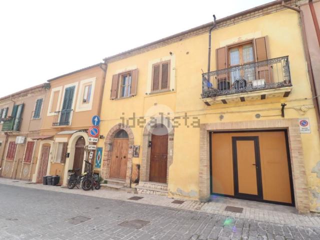Appartamento in vendita di 141 m² in Via della Rocca