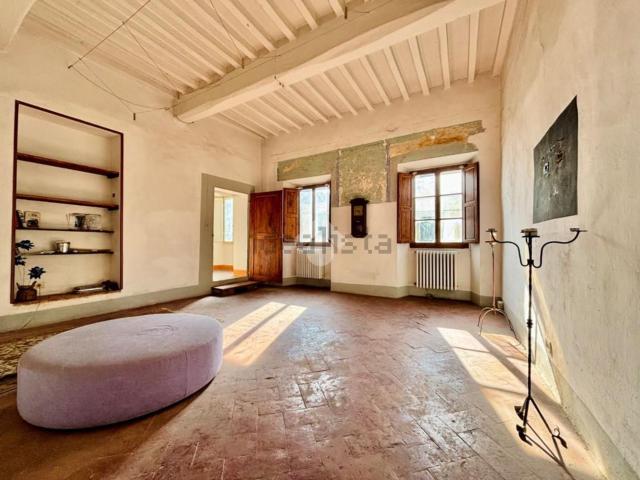 Appartamento in vendita di 141 m² in Via Fratelli Cervi, 162