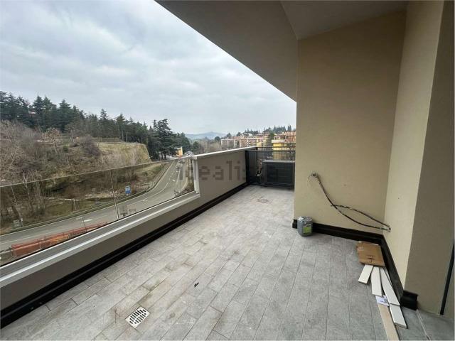Appartamento in vendita di 141 m² in Via Irma Bandiera